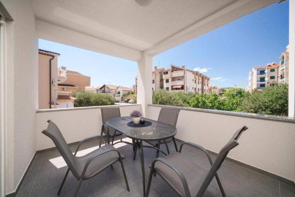Apartment Stefanio Vodice Zewnętrze zdjęcie